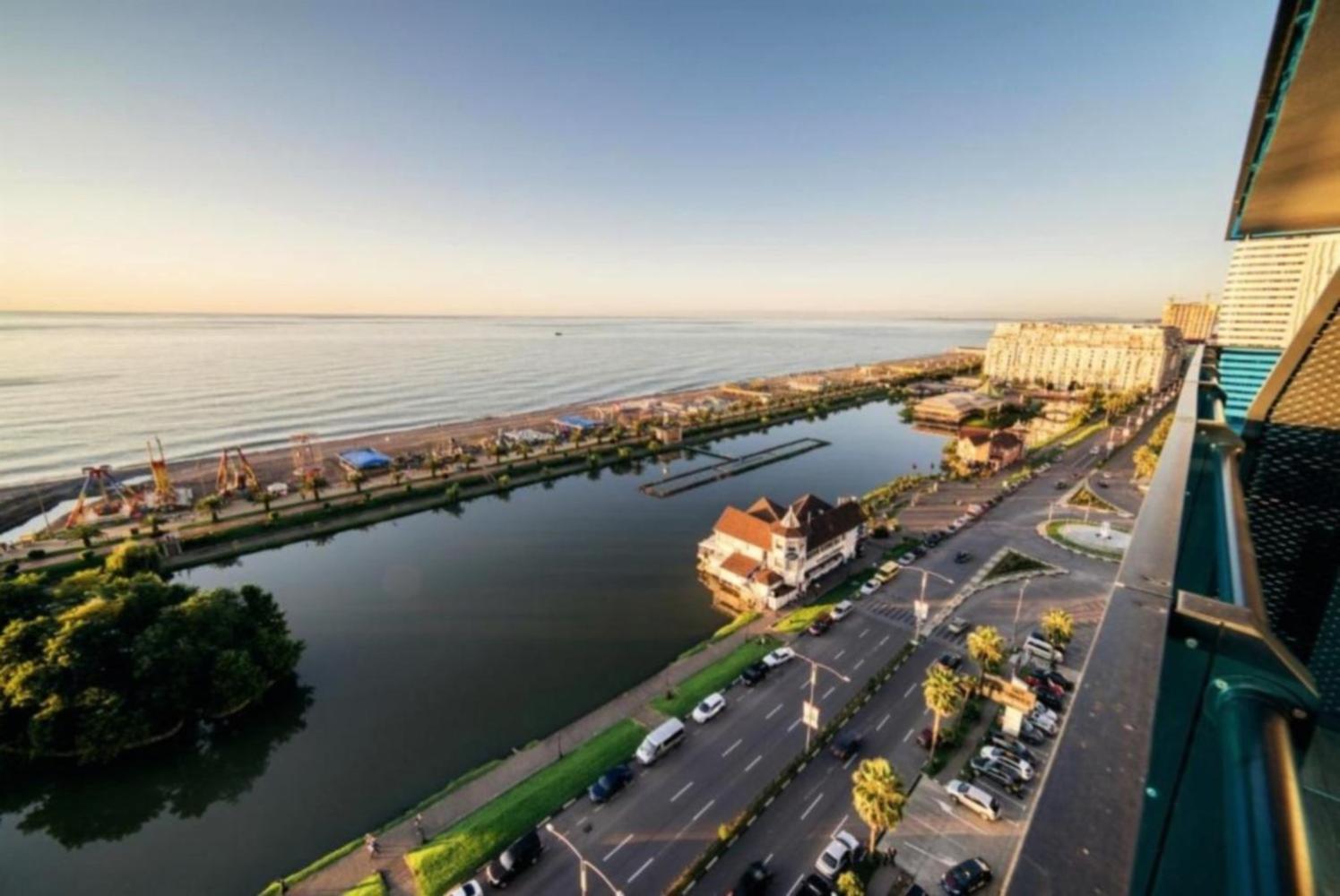 Panorama Black Sea View & Aparthotel Батуми Екстериор снимка